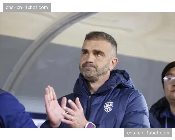 官方：比利时国家队主帅因战绩不佳提出辞职，助理教练暂代职务
